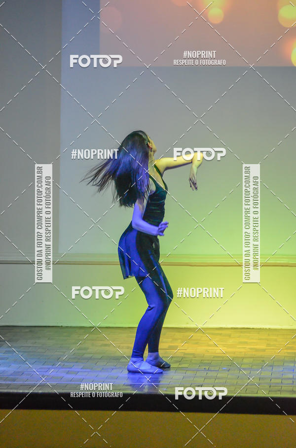 Buy your photos of the eventApresenta��o de dan�a  da Escola Uruguai na Escola Rainha do Brasil on Fotop