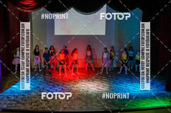 Buy your photos of the eventApresentao de dana  da Escola Uruguai na Escola Rainha do Brasil on Fotop