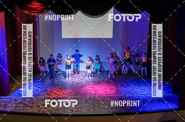 Buy your photos of the eventApresentao de dana  da Escola Uruguai na Escola Rainha do Brasil on Fotop