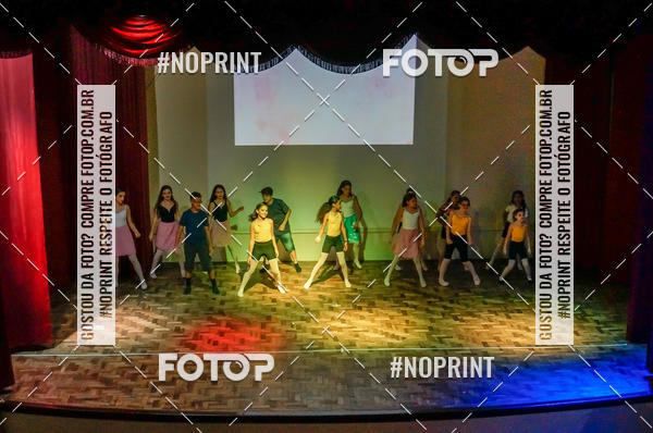 Buy your photos of the eventApresentao de dana  da Escola Uruguai na Escola Rainha do Brasil on Fotop