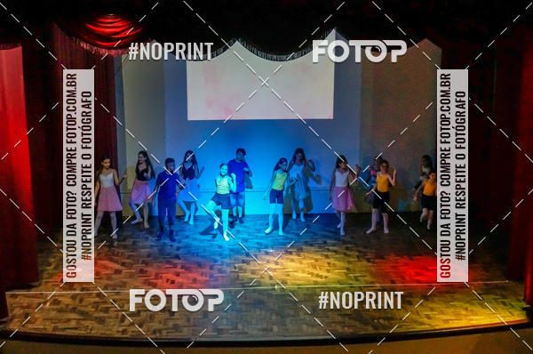 Buy your photos of the eventApresentao de dana  da Escola Uruguai na Escola Rainha do Brasil on Fotop