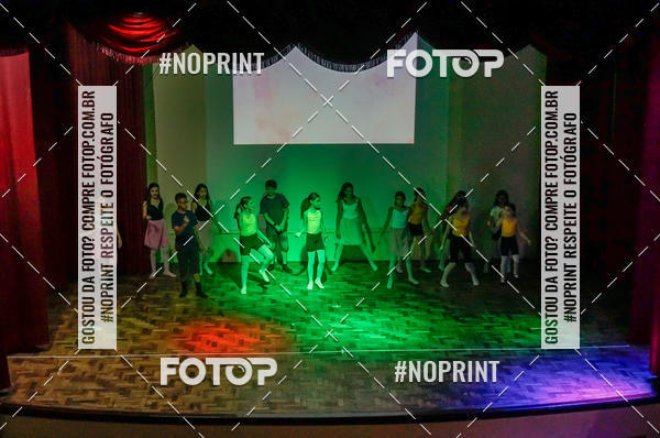 Buy your photos of the eventApresentao de dana  da Escola Uruguai na Escola Rainha do Brasil on Fotop