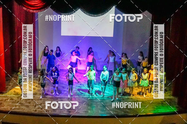 Buy your photos of the eventApresentao de dana  da Escola Uruguai na Escola Rainha do Brasil on Fotop