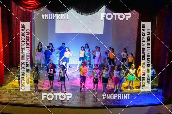 Buy your photos of the eventApresentao de dana  da Escola Uruguai na Escola Rainha do Brasil on Fotop