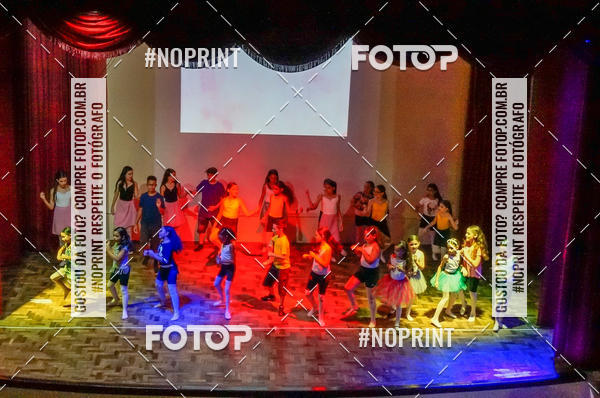 Buy your photos of the eventApresentao de dana  da Escola Uruguai na Escola Rainha do Brasil on Fotop