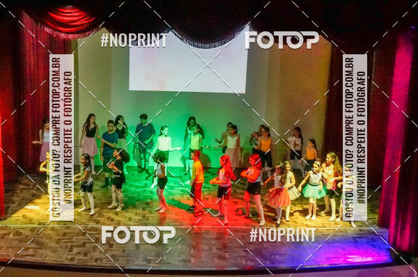 Buy your photos of the eventApresentao de dana  da Escola Uruguai na Escola Rainha do Brasil on Fotop