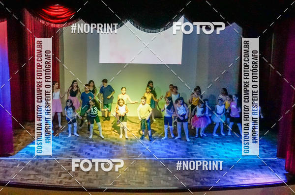 Buy your photos of the eventApresentao de dana  da Escola Uruguai na Escola Rainha do Brasil on Fotop