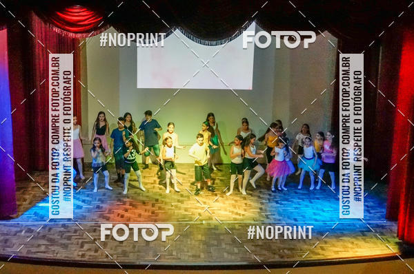 Buy your photos of the eventApresentao de dana  da Escola Uruguai na Escola Rainha do Brasil on Fotop