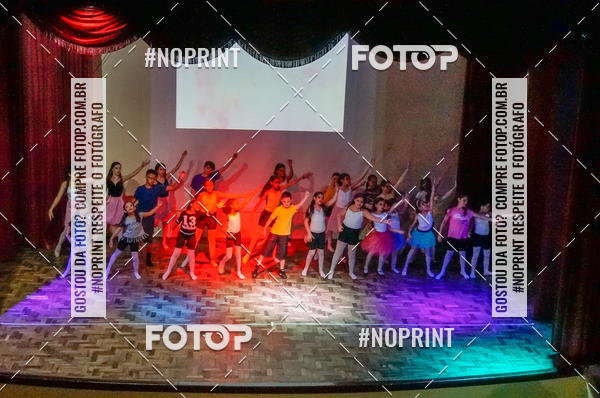 Buy your photos of the eventApresentao de dana  da Escola Uruguai na Escola Rainha do Brasil on Fotop