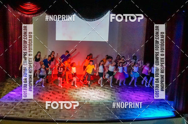 Buy your photos of the eventApresentao de dana  da Escola Uruguai na Escola Rainha do Brasil on Fotop