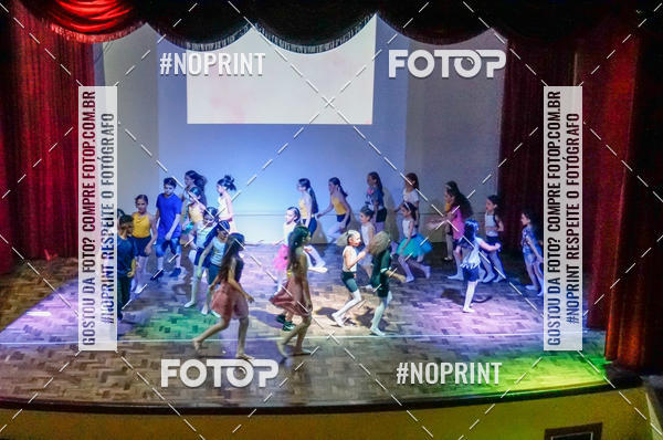 Buy your photos of the eventApresenta��o de dan�a  da Escola Uruguai na Escola Rainha do Brasil on Fotop