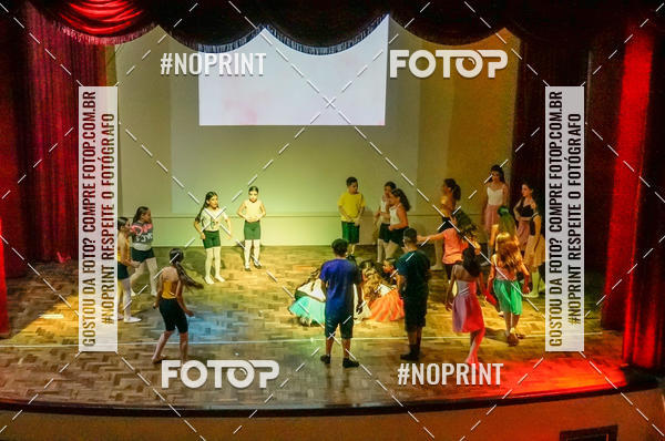 Buy your photos of the eventApresenta��o de dan�a  da Escola Uruguai na Escola Rainha do Brasil on Fotop