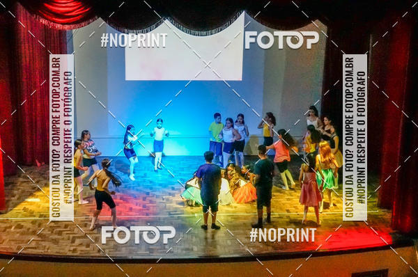 Buy your photos of the eventApresenta��o de dan�a  da Escola Uruguai na Escola Rainha do Brasil on Fotop