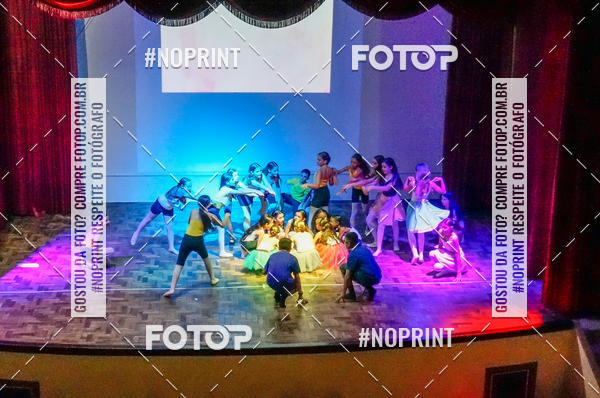 Buy your photos of the eventApresenta��o de dan�a  da Escola Uruguai na Escola Rainha do Brasil on Fotop
