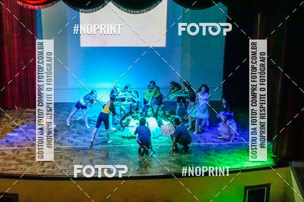 Buy your photos of the eventApresenta��o de dan�a  da Escola Uruguai na Escola Rainha do Brasil on Fotop