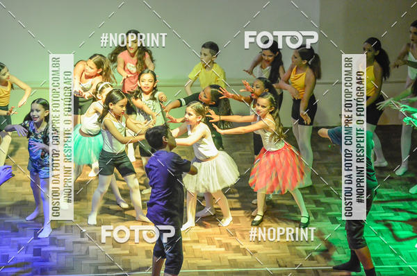 Buy your photos of the eventApresentao de dana  da Escola Uruguai na Escola Rainha do Brasil on Fotop