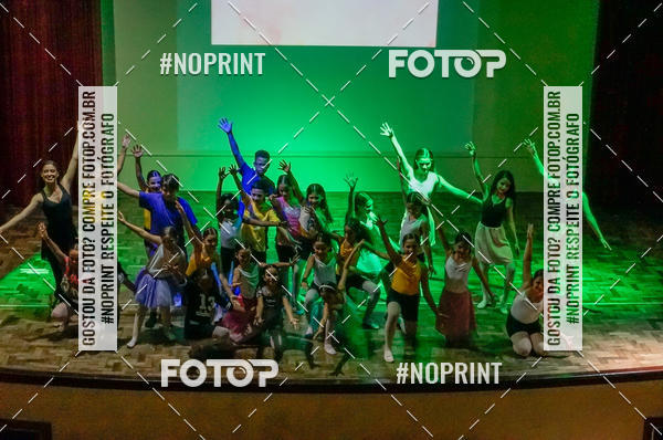 Buy your photos of the eventApresenta��o de dan�a  da Escola Uruguai na Escola Rainha do Brasil on Fotop