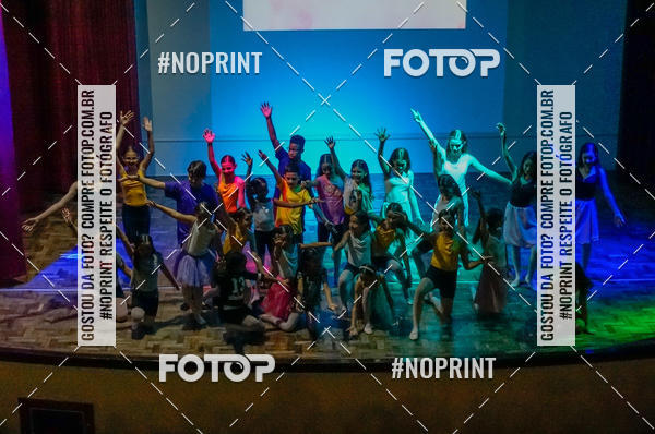Buy your photos of the eventApresenta��o de dan�a  da Escola Uruguai na Escola Rainha do Brasil on Fotop