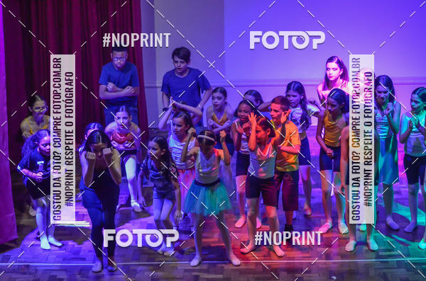 Buy your photos of the eventApresenta��o de dan�a  da Escola Uruguai na Escola Rainha do Brasil on Fotop
