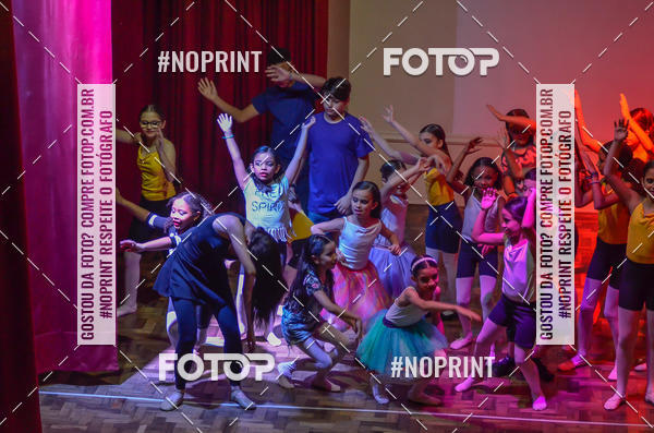 Buy your photos of the eventApresentao de dana  da Escola Uruguai na Escola Rainha do Brasil on Fotop