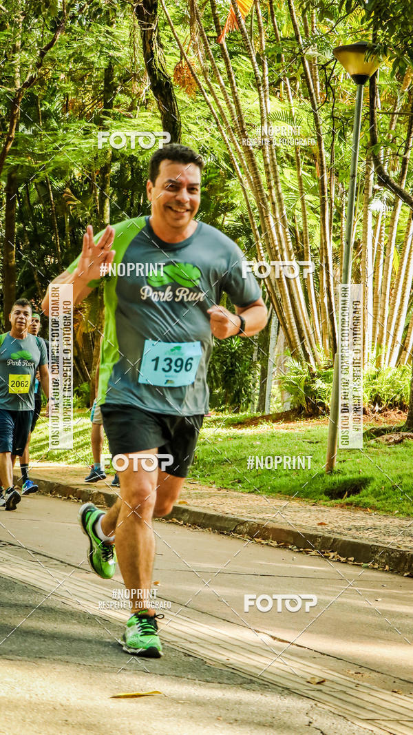 Buy your photos of the eventPark Run on Fotop