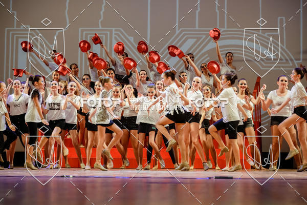 Buy your photos of the eventBelieve New York 2018 on Fotop