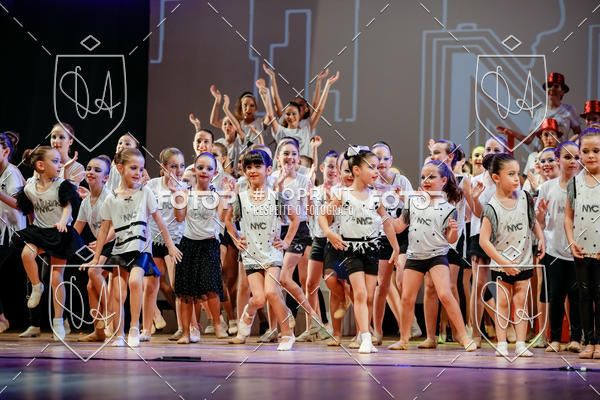 Buy your photos of the eventBelieve New York 2018 on Fotop