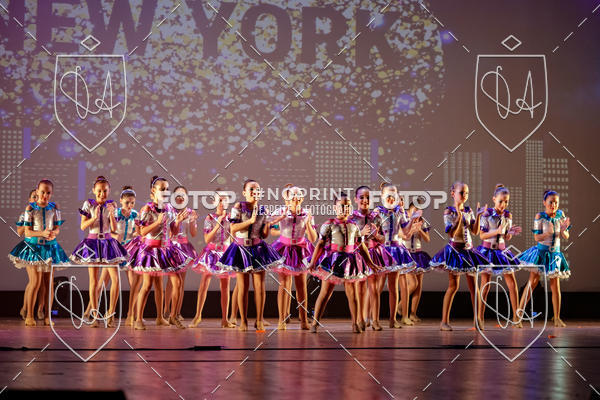 Buy your photos of the eventBelieve New York 2018 on Fotop