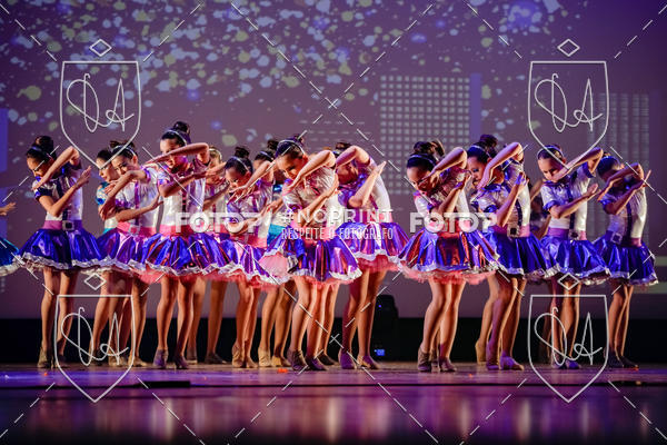 Buy your photos of the eventBelieve New York 2018 on Fotop