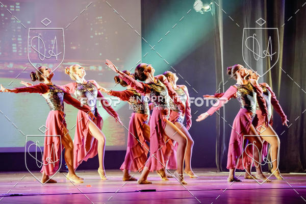 Buy your photos of the eventBelieve New York 2018 on Fotop