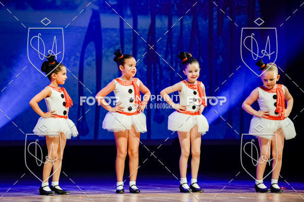 Buy your photos of the eventBelieve New York 2018 on Fotop