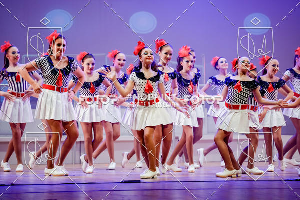 Buy your photos of the eventBelieve New York 2018 on Fotop