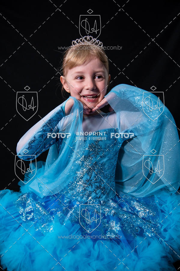 Buy your photos of the eventBelieve New York 2018 on Fotop