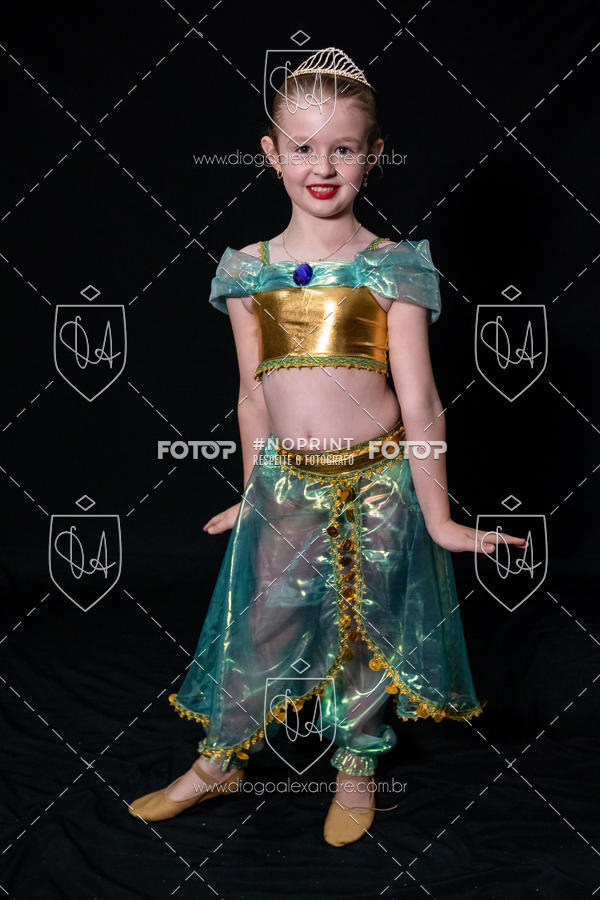 Buy your photos of the eventBelieve New York 2018 on Fotop