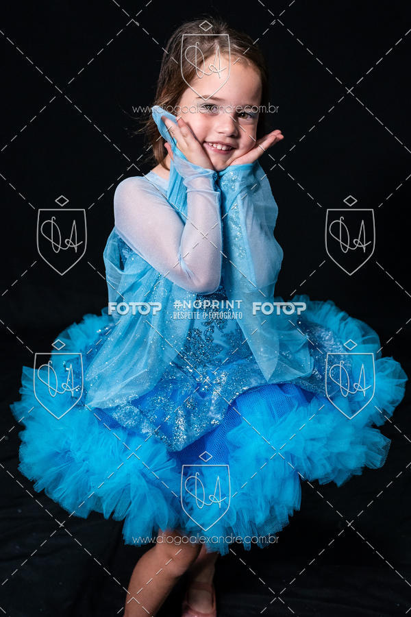 Buy your photos of the eventBelieve New York 2018 on Fotop