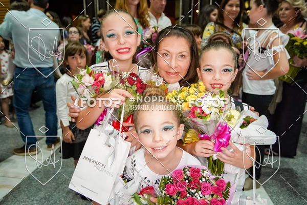 Buy your photos of the eventBelieve New York 2018 on Fotop