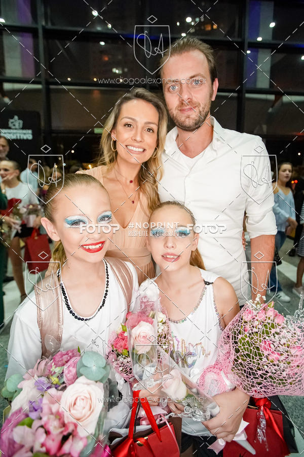 Buy your photos of the eventBelieve New York 2018 on Fotop