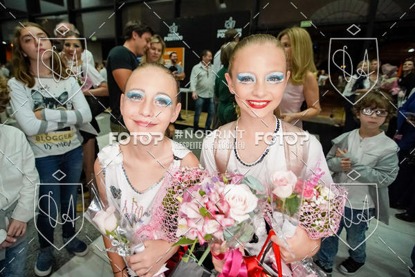 Buy your photos of the eventBelieve New York 2018 on Fotop