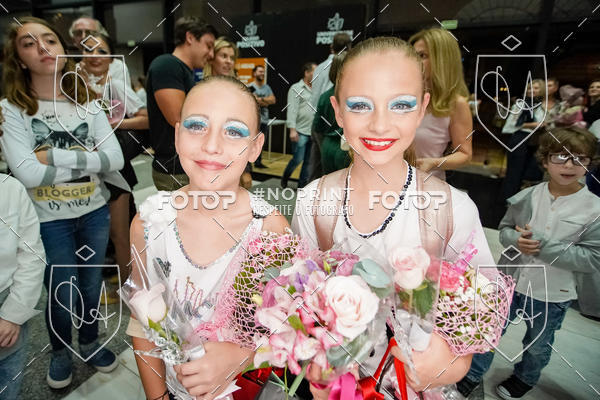 Buy your photos of the eventBelieve New York 2018 on Fotop