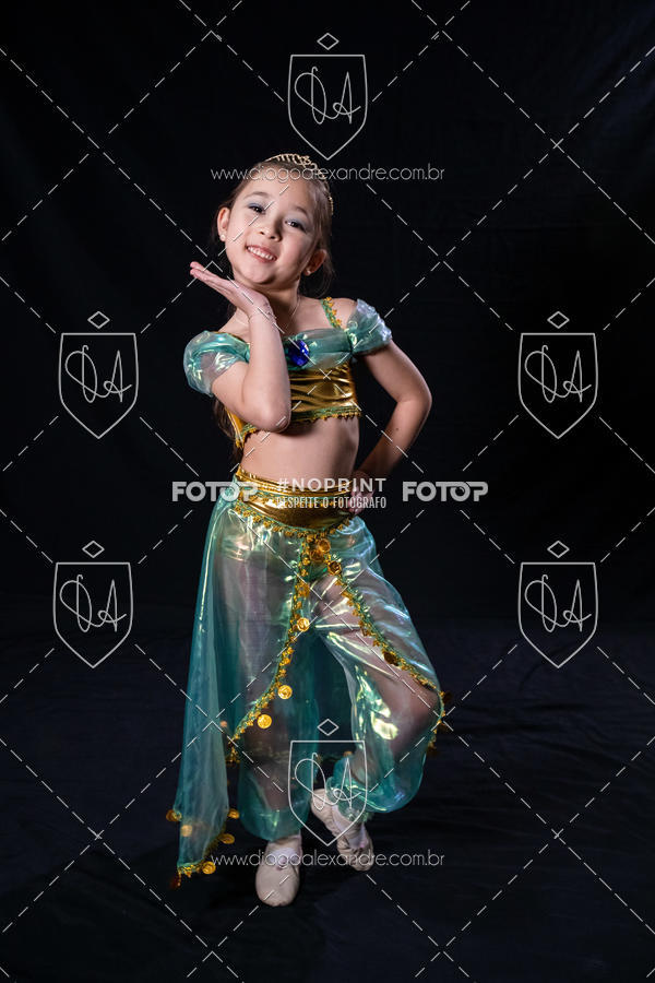 Buy your photos of the eventBelieve New York 2018 on Fotop