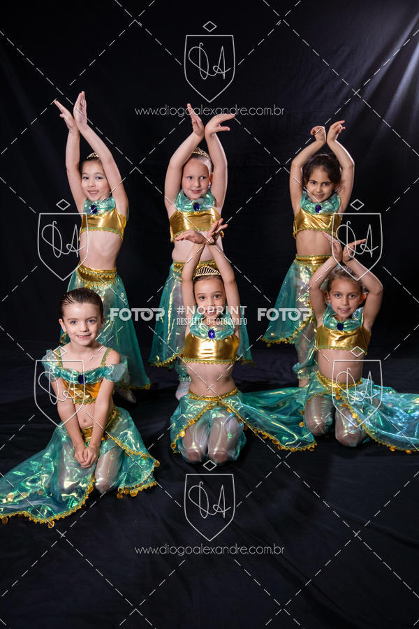 Buy your photos of the eventBelieve New York 2018 on Fotop