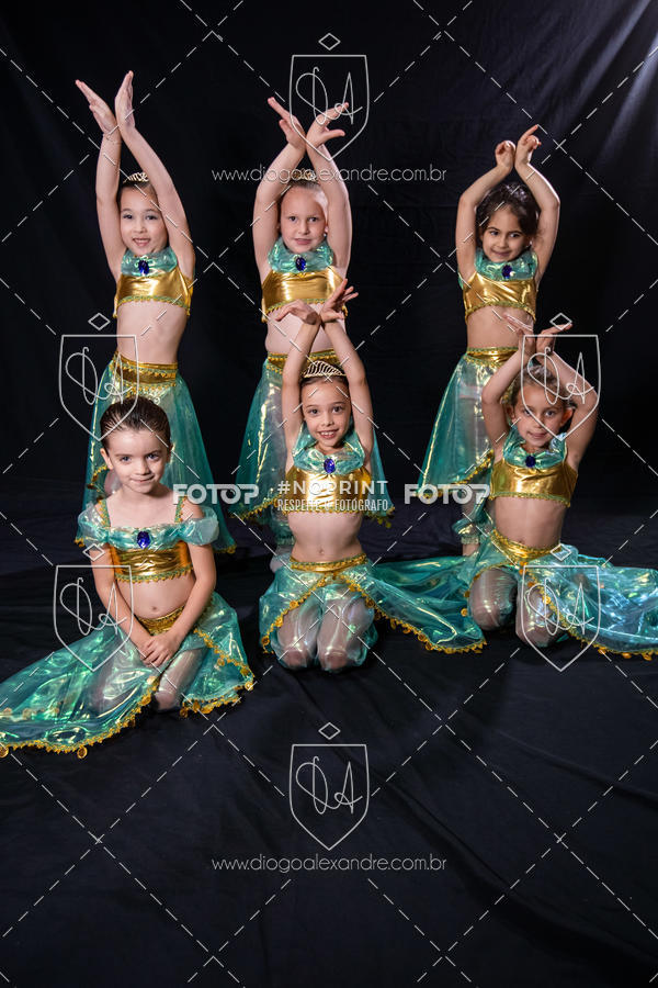 Buy your photos of the eventBelieve New York 2018 on Fotop