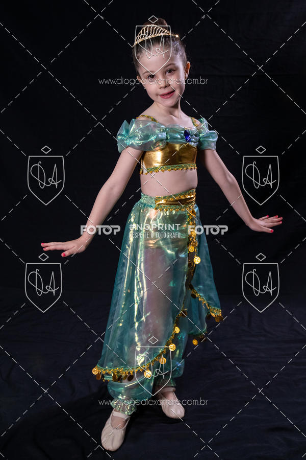 Buy your photos of the eventBelieve New York 2018 on Fotop