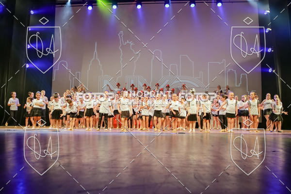 Buy your photos of the eventBelieve New York 2018 on Fotop