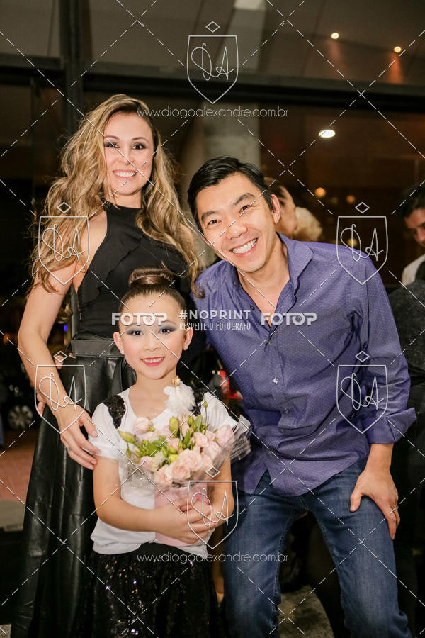 Buy your photos of the eventBelieve New York 2018 on Fotop