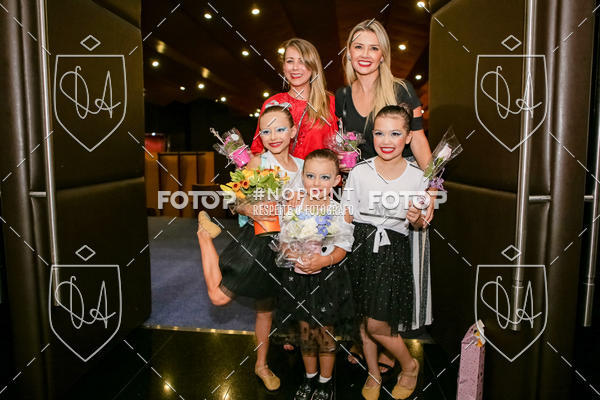 Buy your photos of the eventBelieve New York 2018 on Fotop