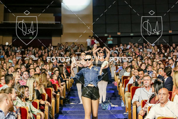 Buy your photos of the eventBelieve New York 2018 on Fotop