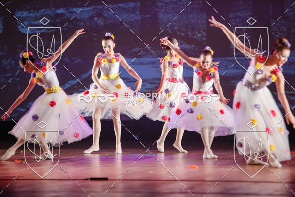 Buy your photos of the eventBelieve New York 2018 on Fotop