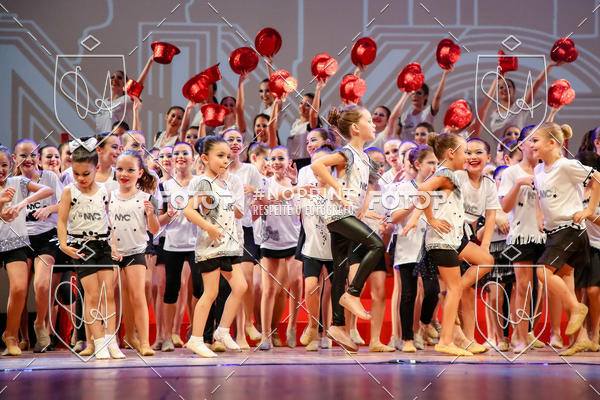 Buy your photos of the eventBelieve New York 2018 on Fotop