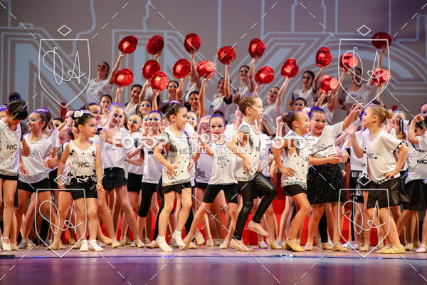 Buy your photos of the eventBelieve New York 2018 on Fotop